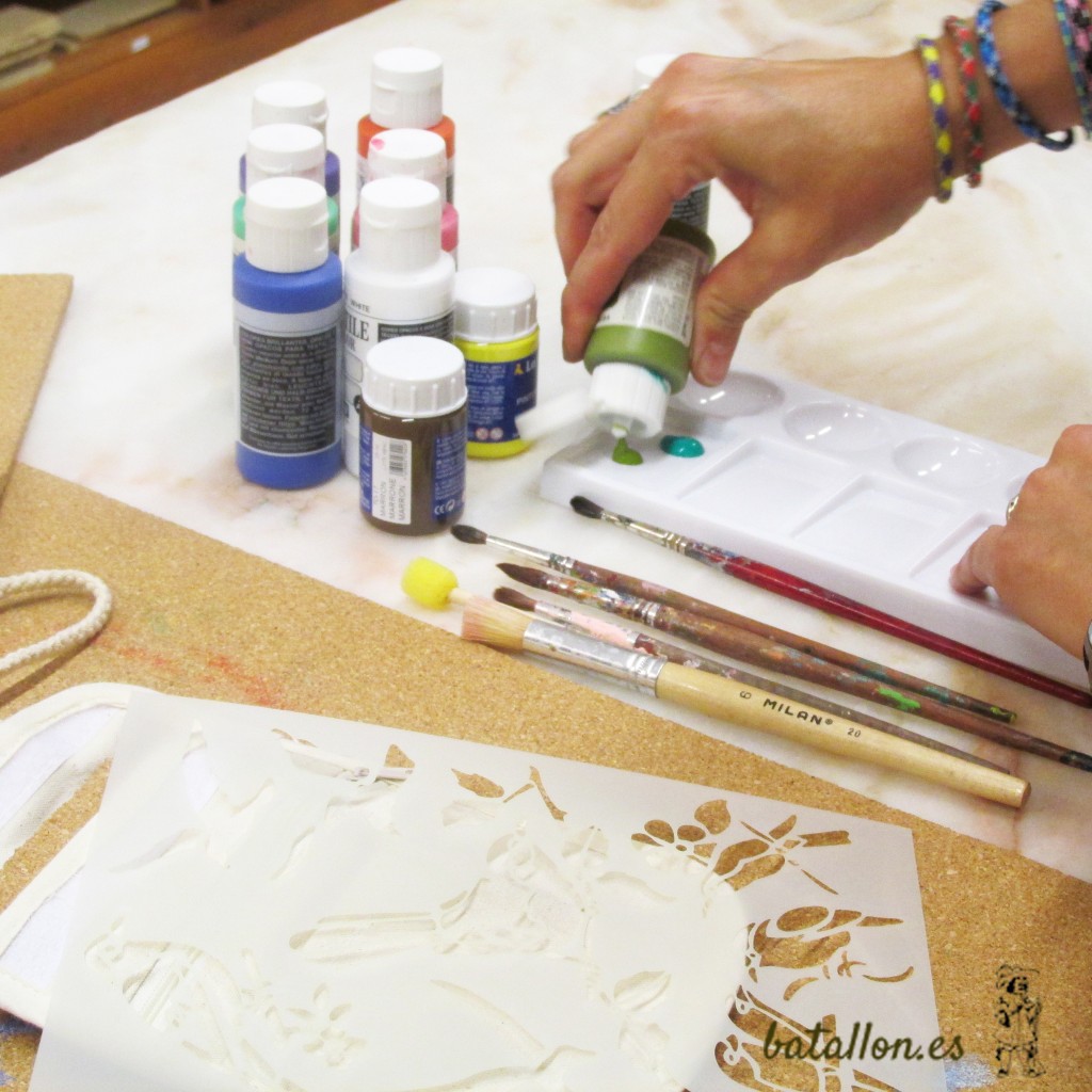 Cómo decorar una bolsa (tote bag) con pintura de tela 